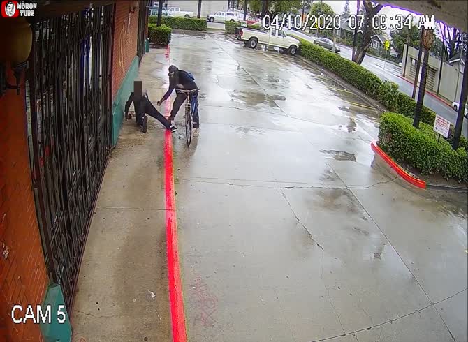 Video :An asshole in California burns a homeless person alive for amusement